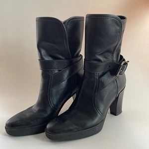 Tods Leather Chelsea Boots black